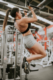 How to Use a Pull-Up Bar for a Full Upper Body Workout in 2026